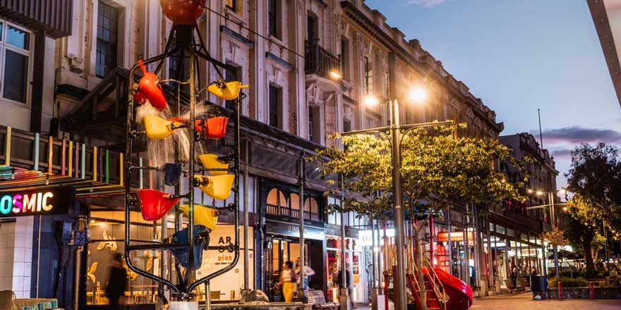 Scenic_Cuba_Street_Bucket_Fountain_WellingtonNZ_Credit_Johnny_Hendrikus_2021_night_shot_dusk_busy_street